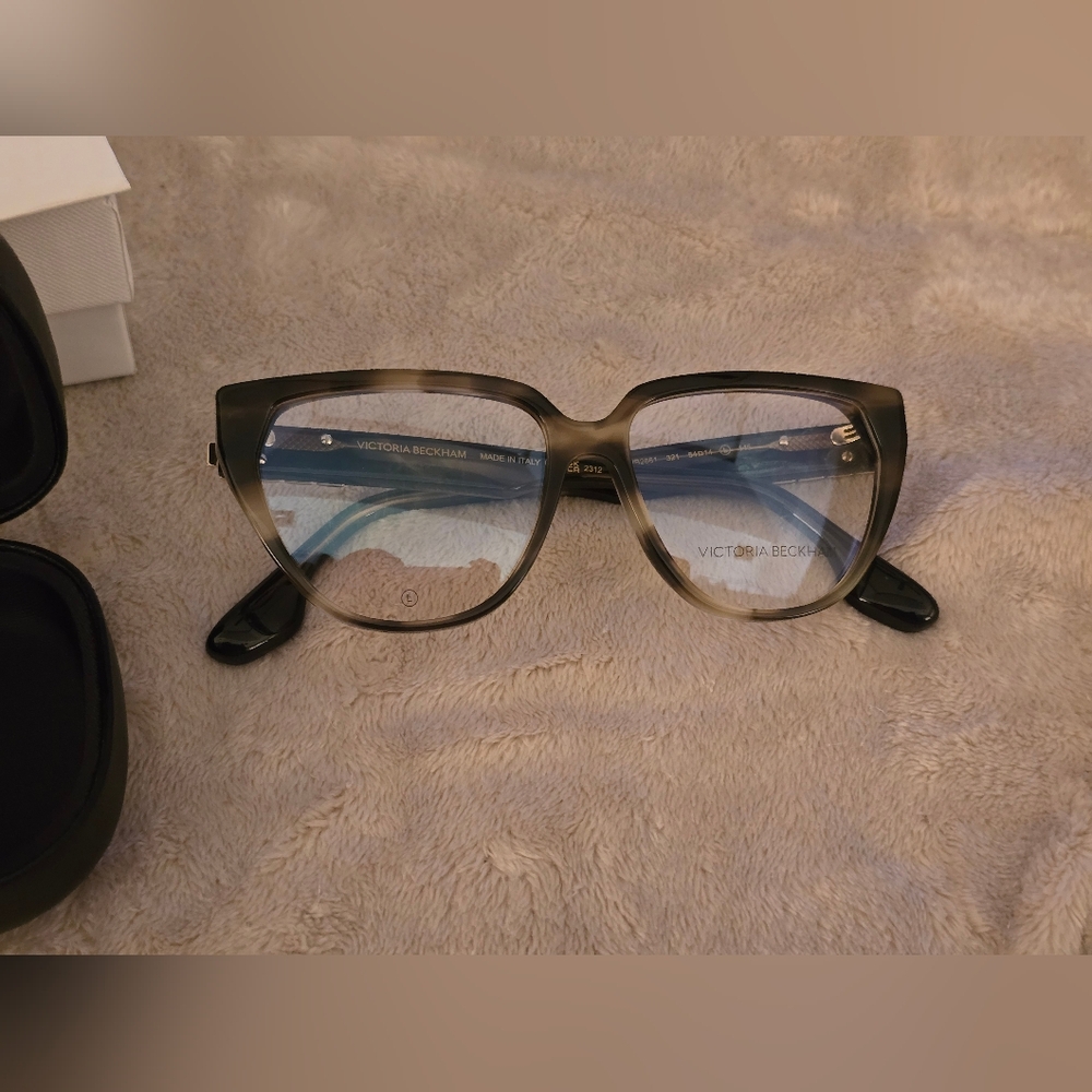Victoria Beckham VB2661 Cat Eye Frames NIB – Blue Gray Gradient